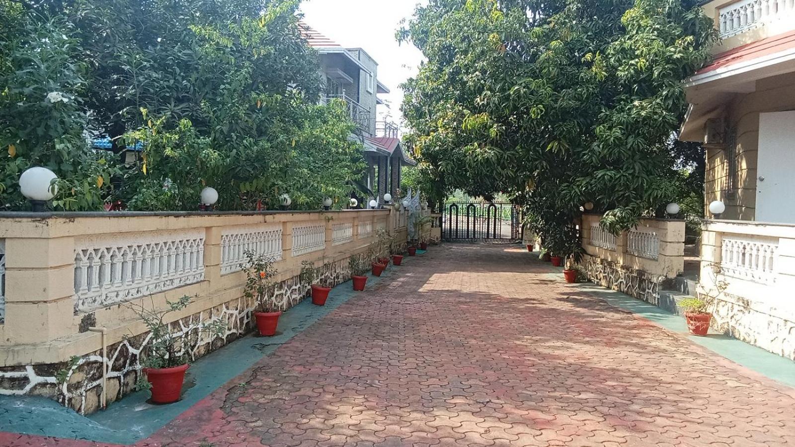 Giriraj Garden Resort Vagholi  Extérieur photo